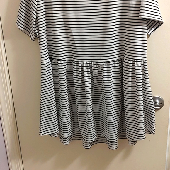 SheIn Plus Striped Ruffle Hem Tee - Picture 3 of 4